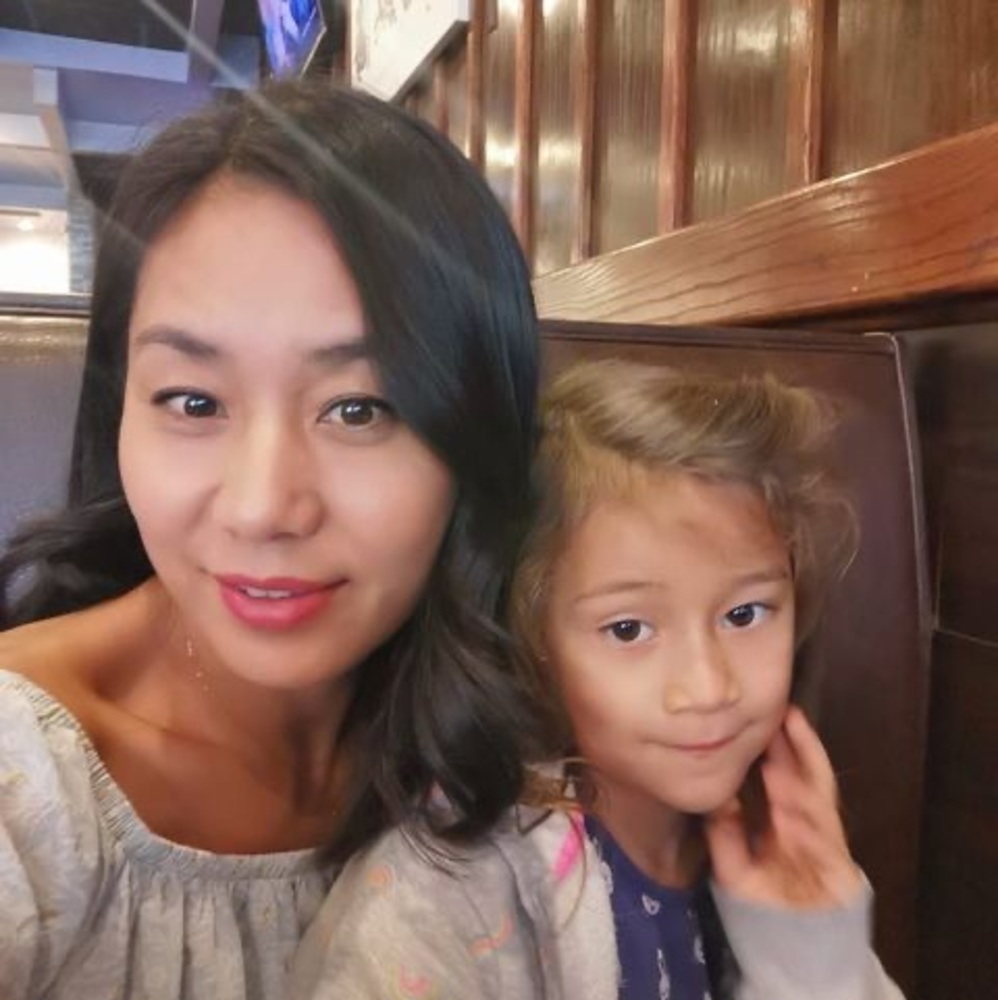 Meet your Posher, Aki